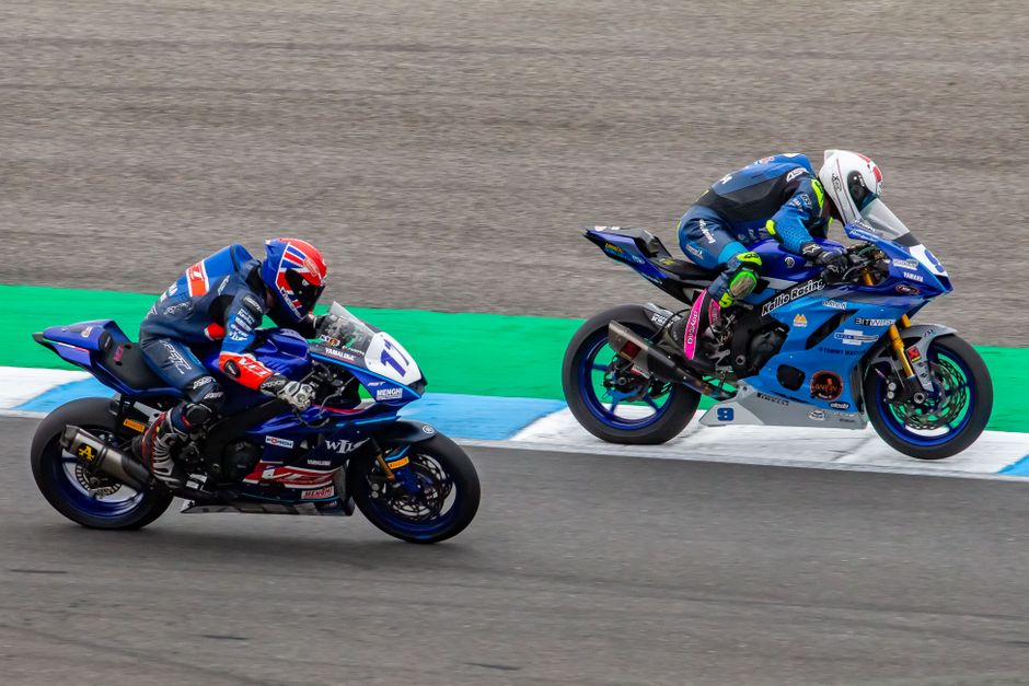 Pit lane activity, Yamaha team, technical adjustments