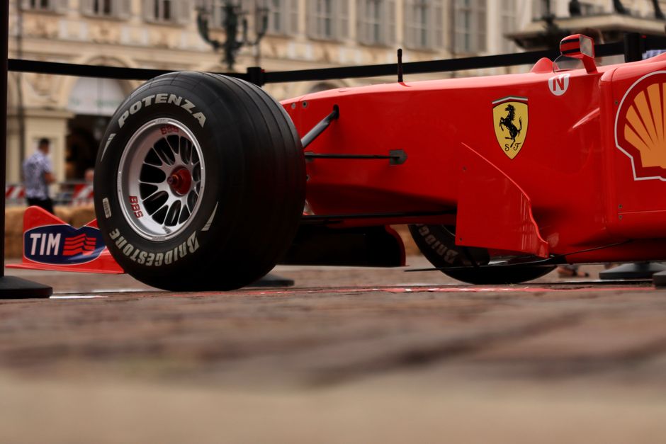 Dynamic F1 race action, 2026 season, cars on track